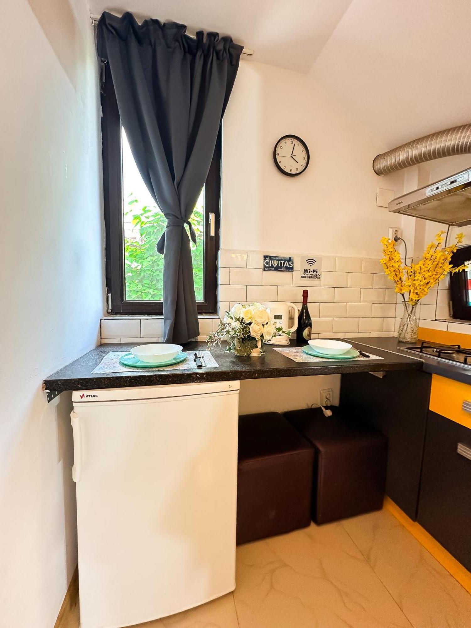 Millenium Apartment Central ไกรโอวา ภายนอก รูปภาพ