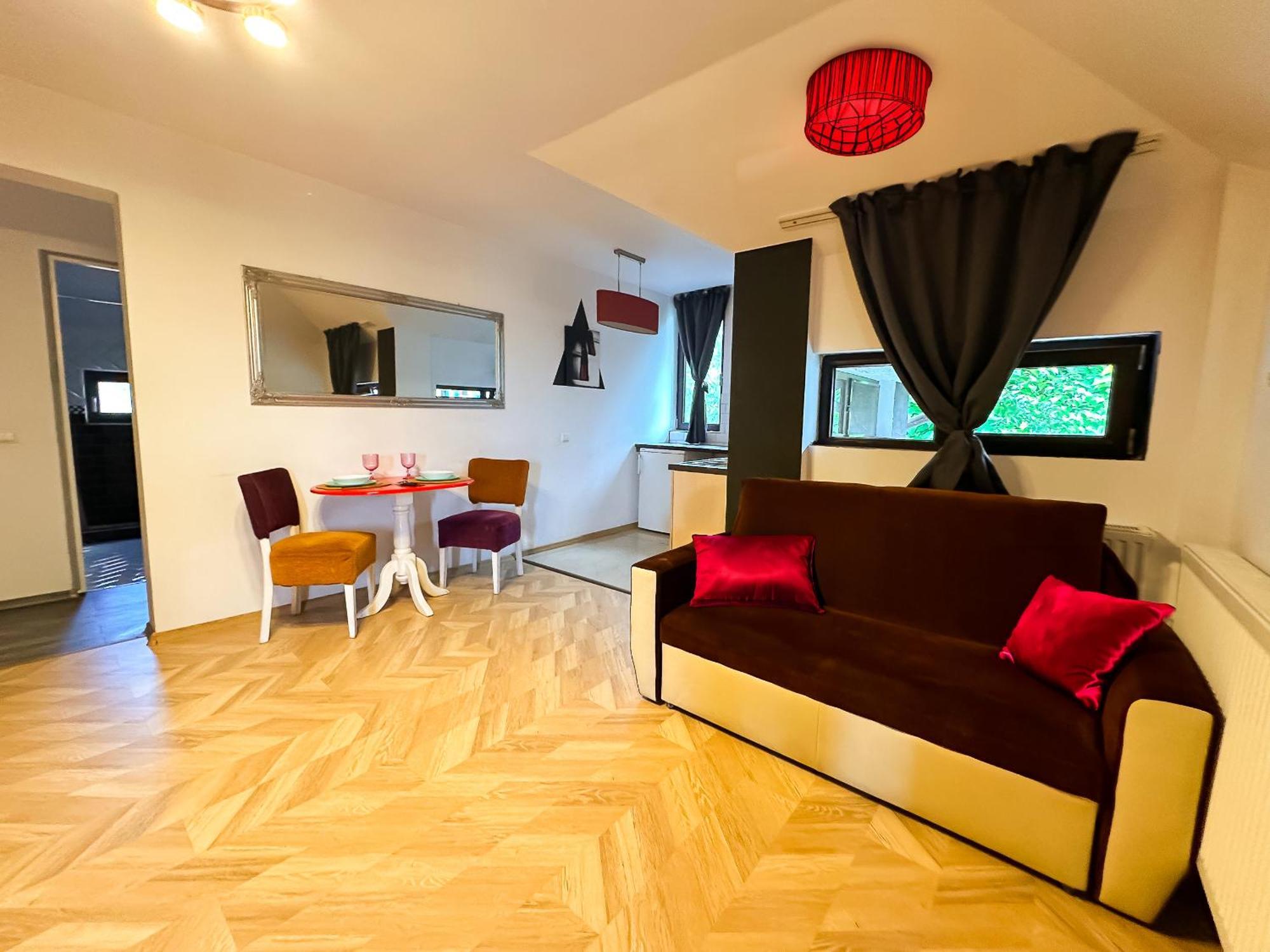 Millenium Apartment Central ไกรโอวา ภายนอก รูปภาพ